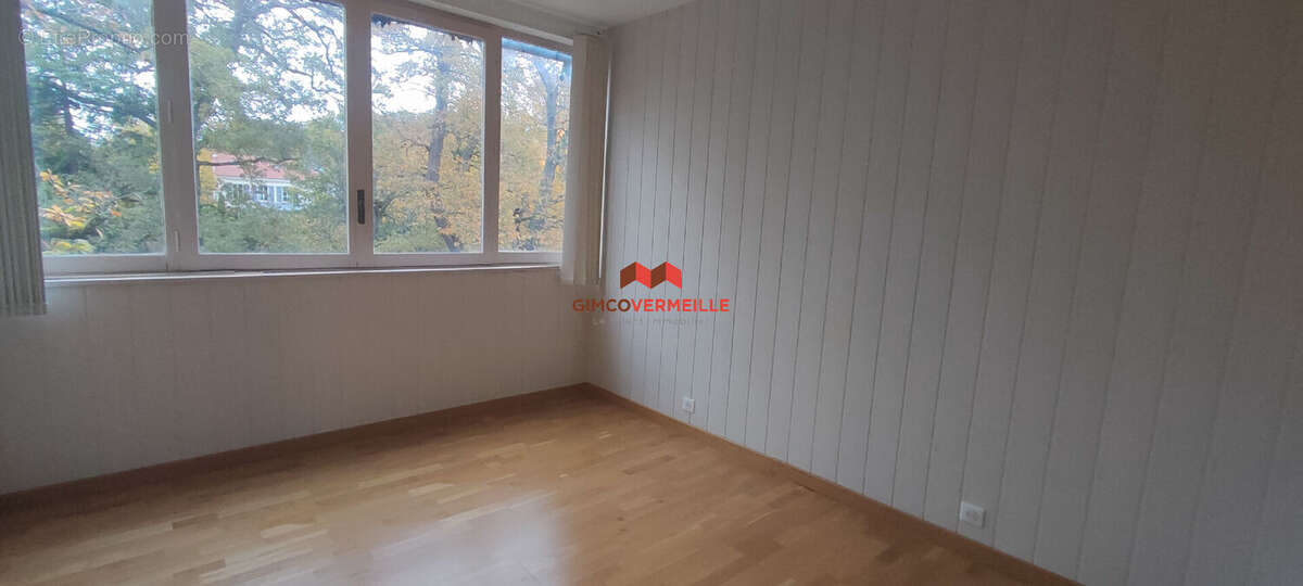 Appartement à LA CELLE-SAINT-CLOUD