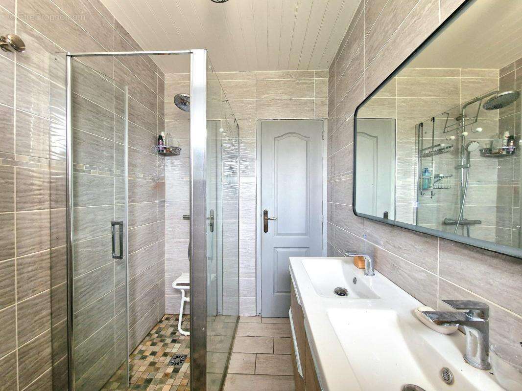 Maison à SAINT-MAURICE-EN-COTENTIN