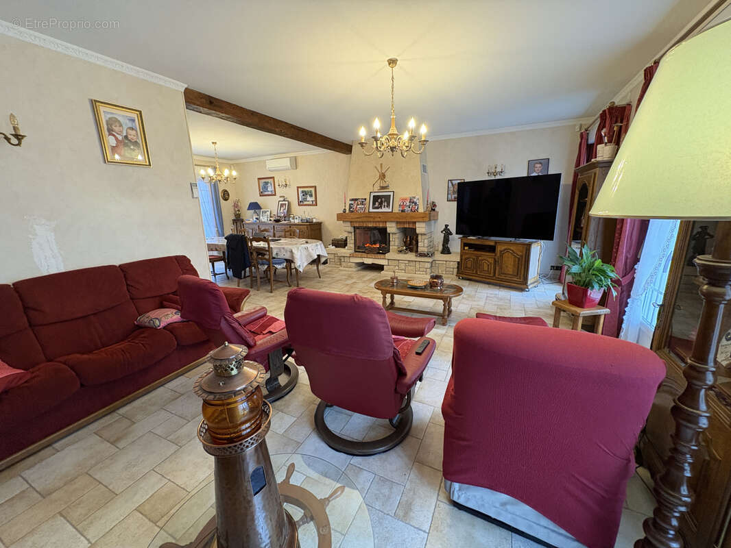 Maison à SAINT-JULIEN-LES-VILLAS