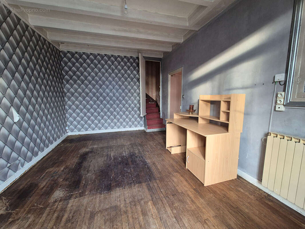 Maison à SAINT-SATURNIN-DU-BOIS