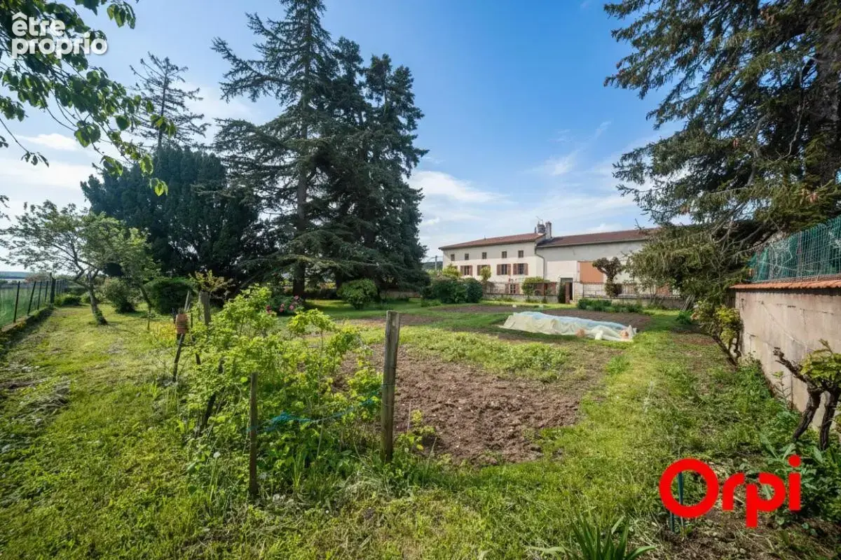 Maison de caractère du XIXe siècle avec nombreuses dépendances et fort potentiel d’aménagement - photo 2