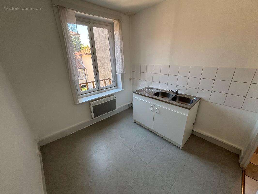 Appartement à SATHONAY-CAMP
