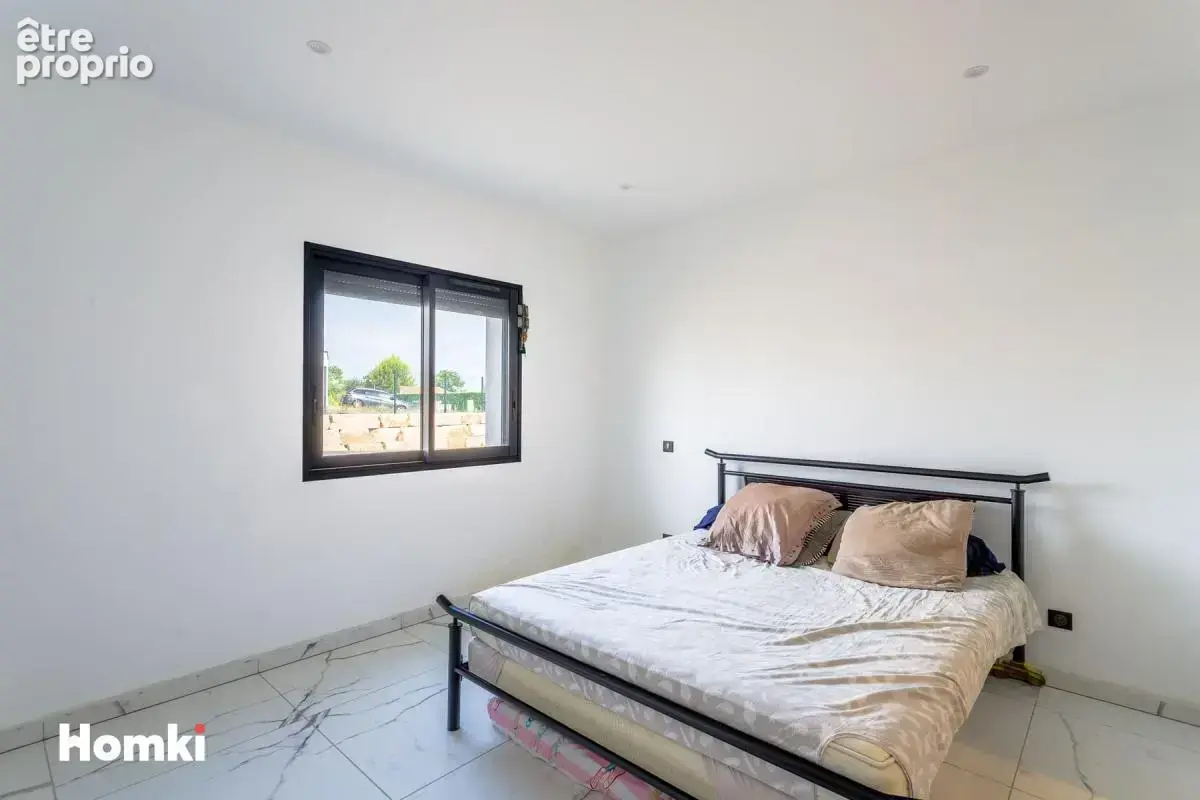 Maison contemporaine de 140 m2 sur terrain de 866 m2 - photo 12