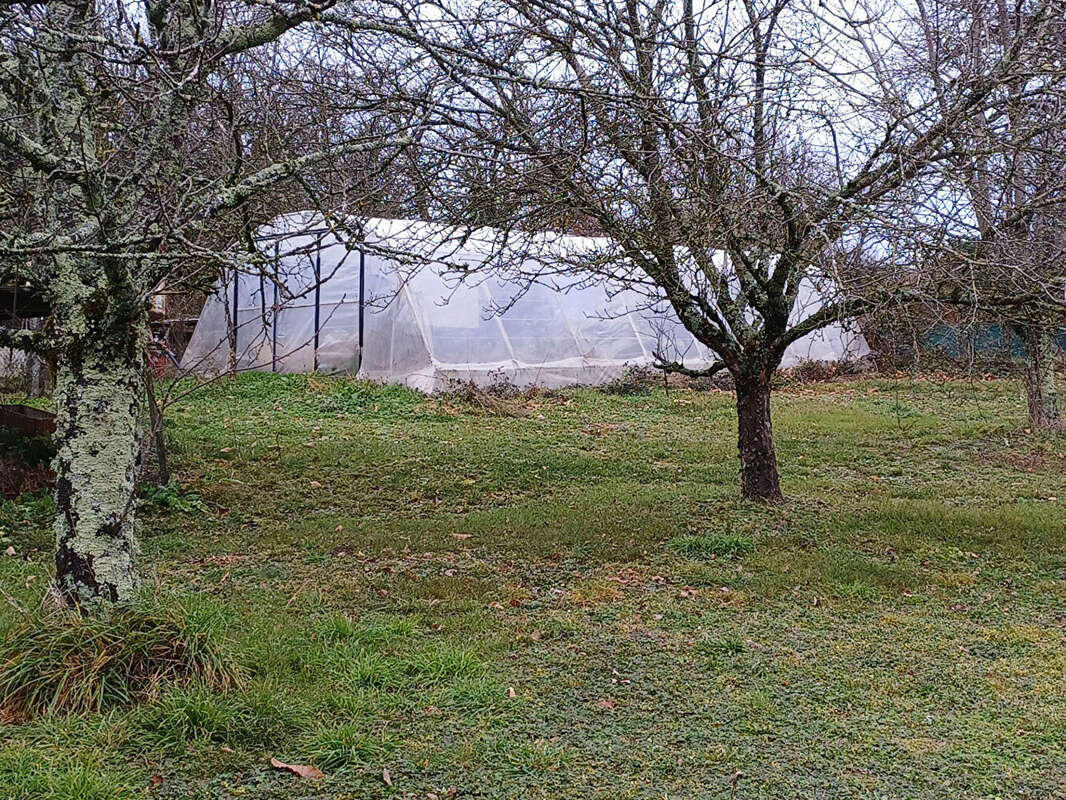 Maison à LACAPELLE-MARIVAL