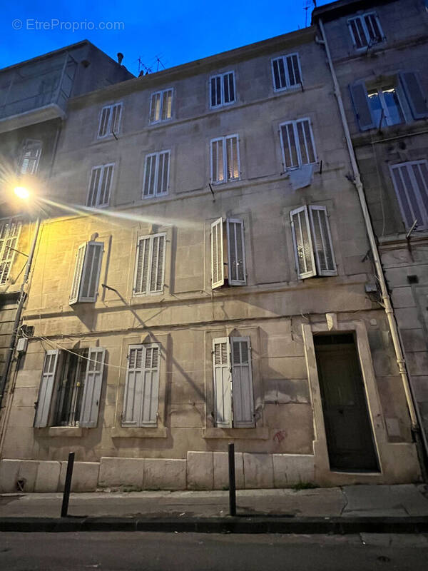 Appartement à MARSEILLE-4E