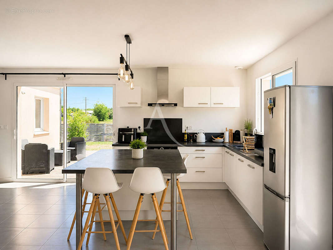 Belle maison de plain pied récente de 2017 -  proche commodités - photo 3