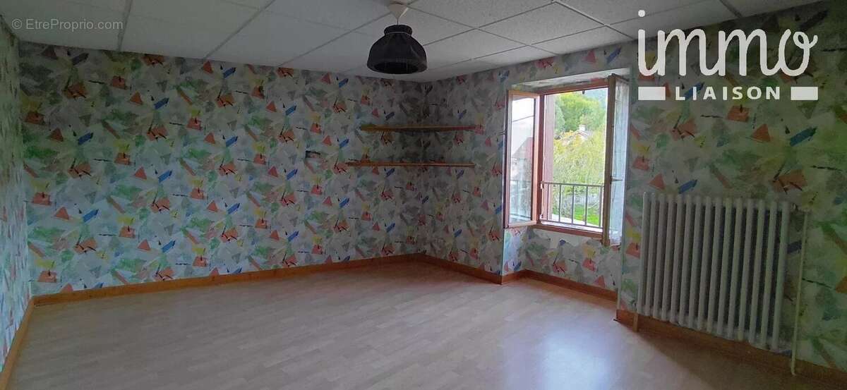 Maison à CHAPAREILLAN