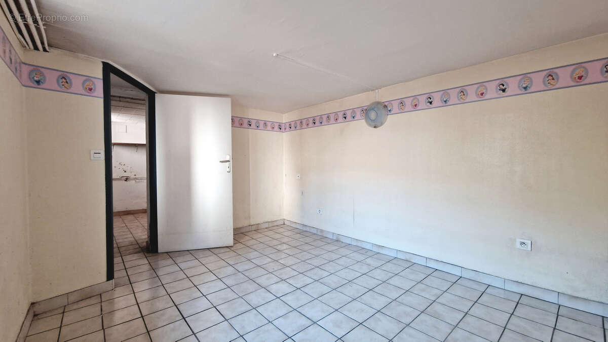 Maison de ville avec garage à fort potentiel proche UTT - photo 10