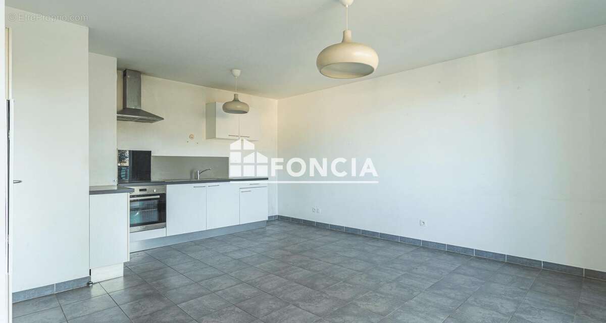 Toulon ouest - grand t2 - terrasse et garage ferme dans residence recente - photo 3