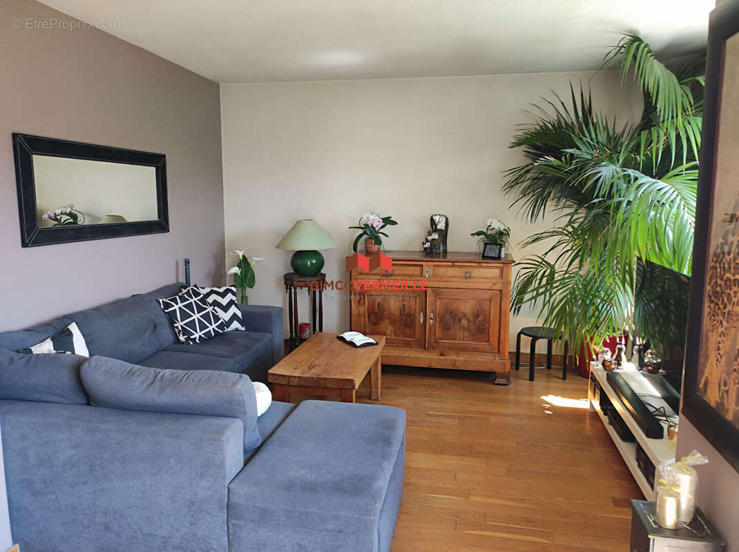 Appartement à LA CELLE-SAINT-CLOUD