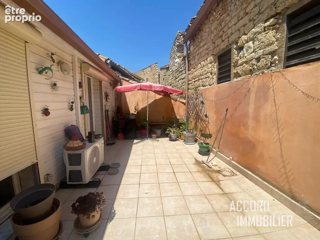 Maison de village avec terrasse et garage sur puisserguier - photo 4