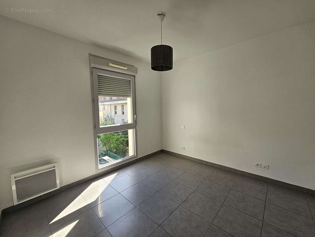 Appartement à MARSEILLE-1E