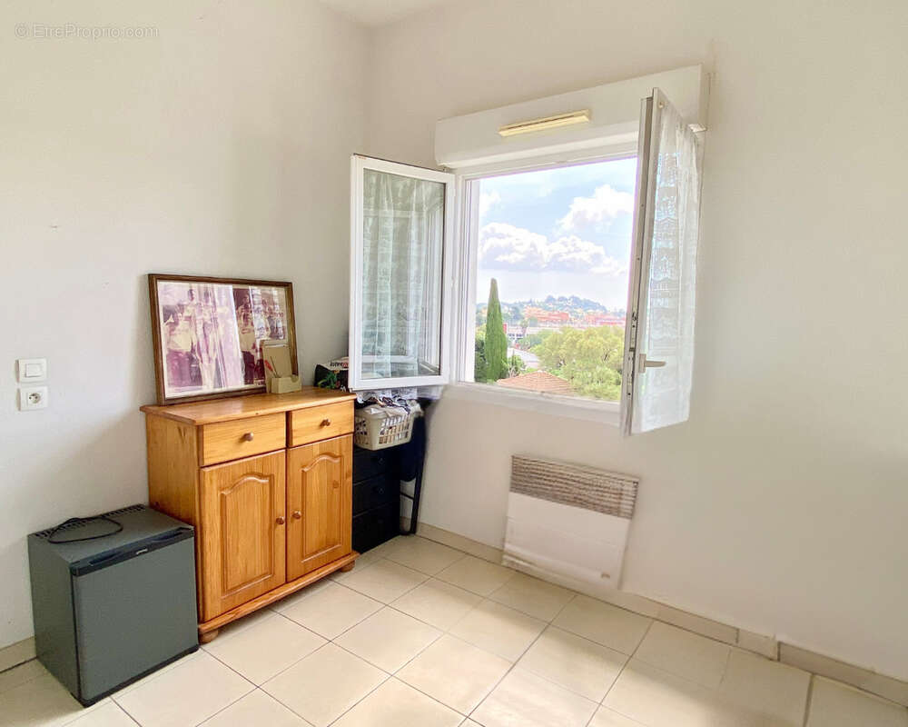 Appartement à VALLAURIS