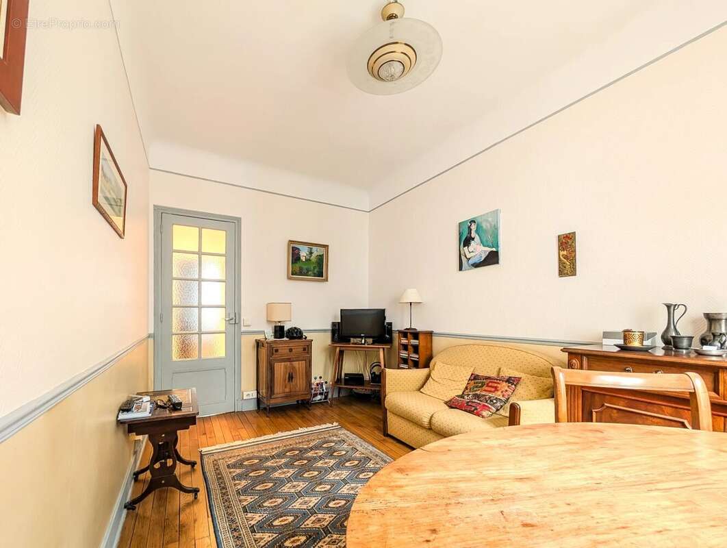 Appartement à PARIS-20E