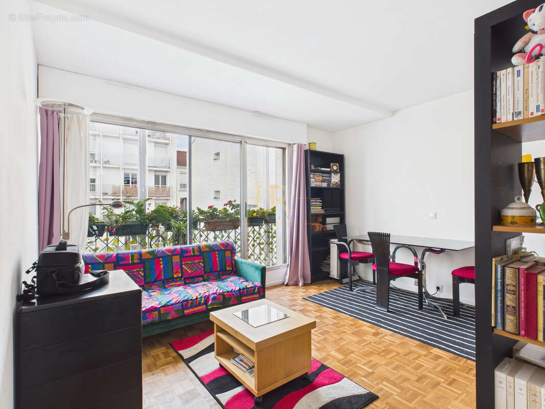 Appartement à PARIS-15E