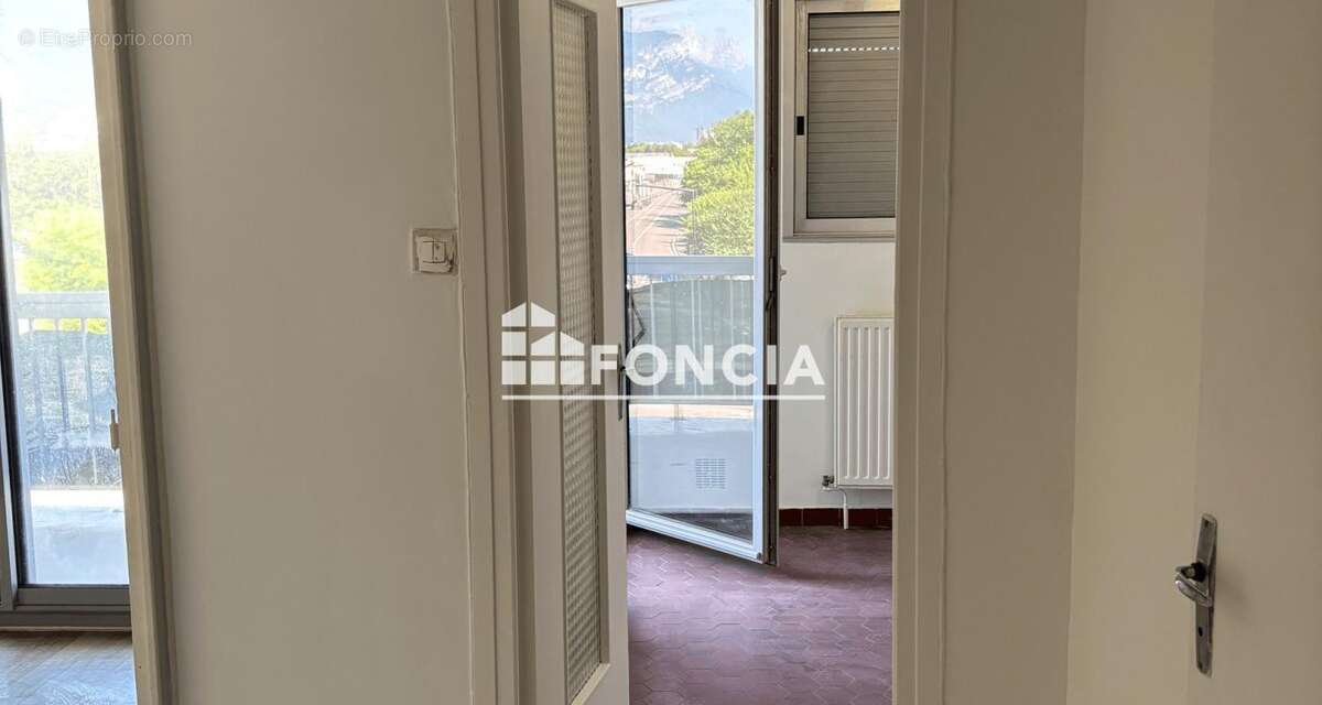 GRENOBLE Léon Blum, à VENDRE APPARTEMENT T1 de 34,61 m² avec balcon - photo 7