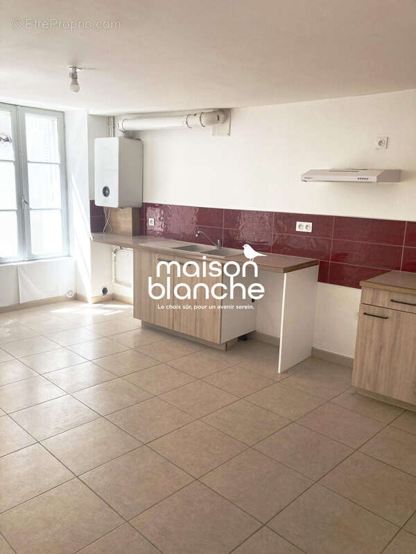 Maison 131 m² à Saint-Maixent-L'ecole  - photo 5