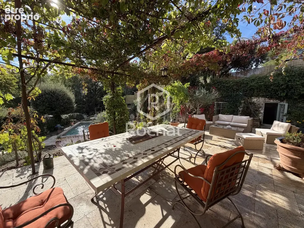 Salernes, maison avec piscine sur 1 628 m2 de terrain, vente en nue-propriété - photo 1