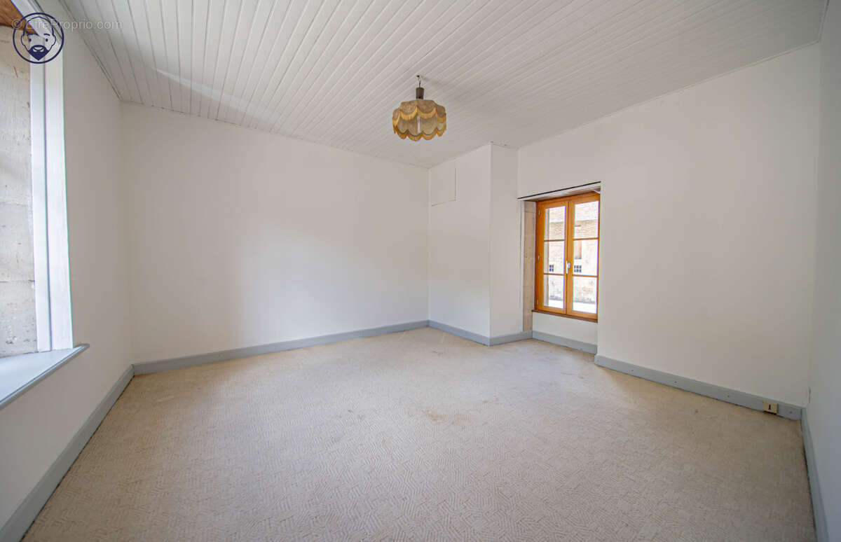 Spacieuse maison avec dépendance et pâture - photo 14