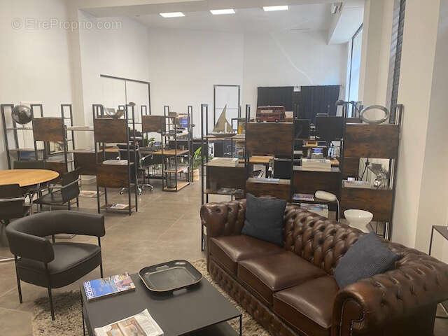 Commerce à MARSEILLE-8E