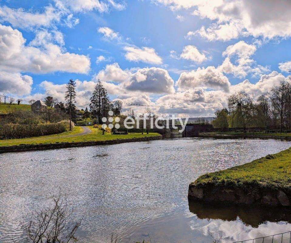 Maison à TESSY-SUR-VIRE