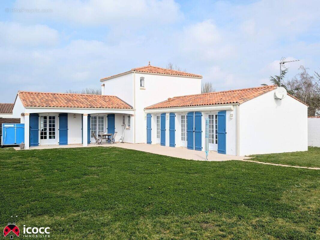 Maison à CHAMPAGNE-LES-MARAIS