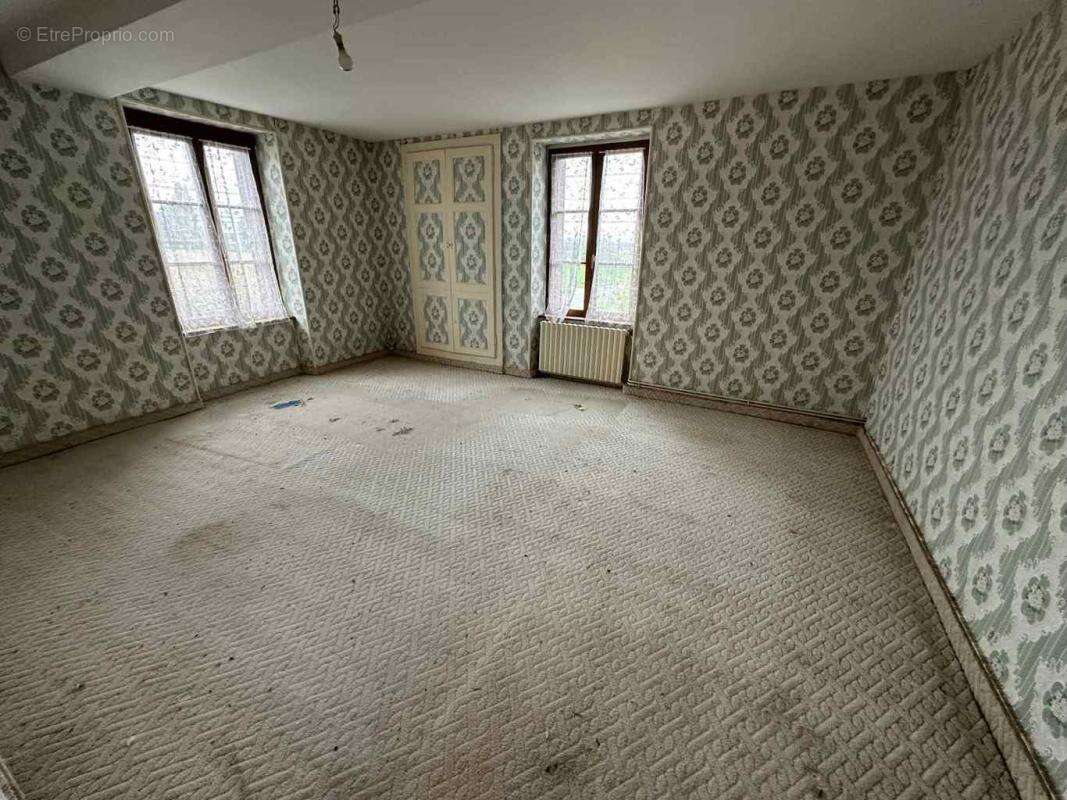 Maison à SAINT-COSME-EN-VAIRAIS