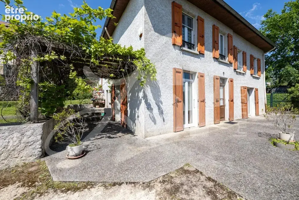 Maison T5 avec petite dépendance - Maison à RIVES