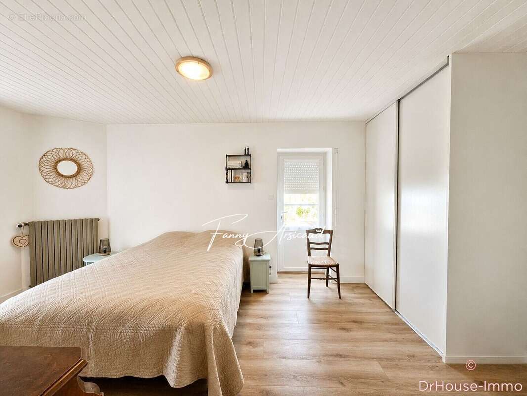 Maison 168 m² à Charron  - photo 78