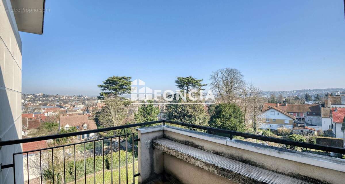 Appartement à CORBEIL-ESSONNES