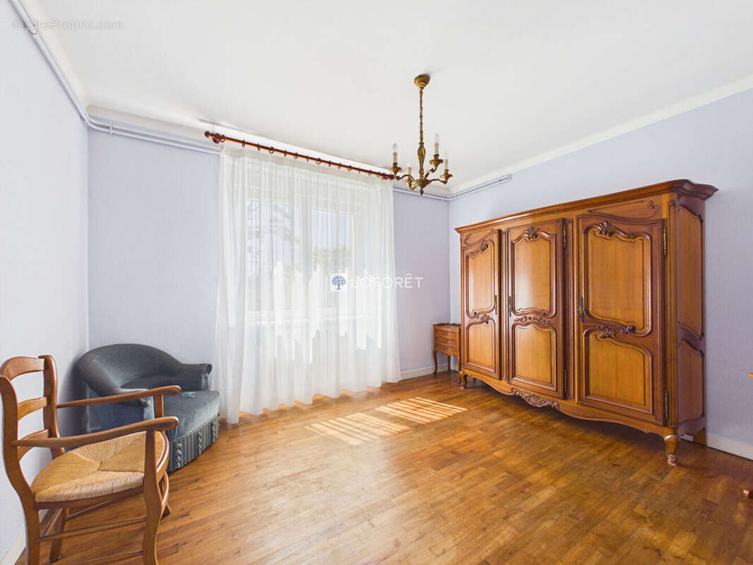 Maison TREFFIAGAT 6 Pièces 130.25 m² - photo 8