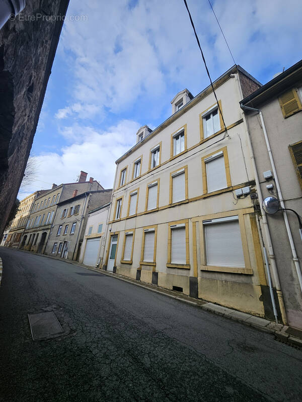Appartement à BOURG-DE-THIZY