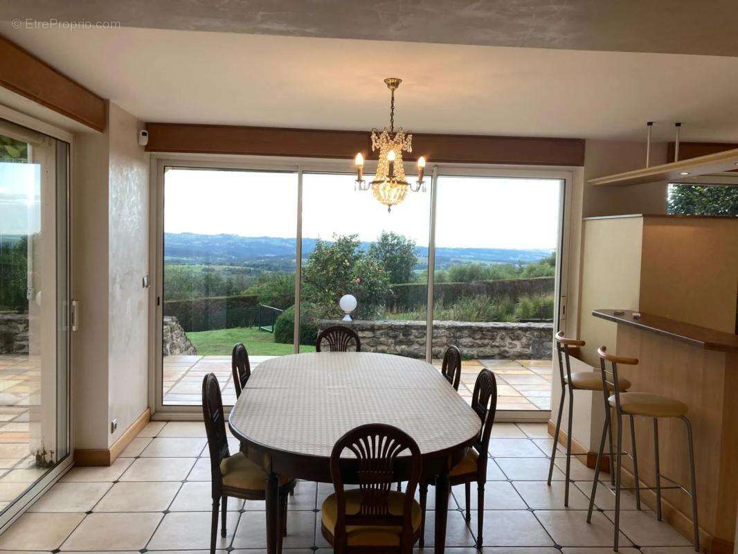 Maison à AUGEROLLES