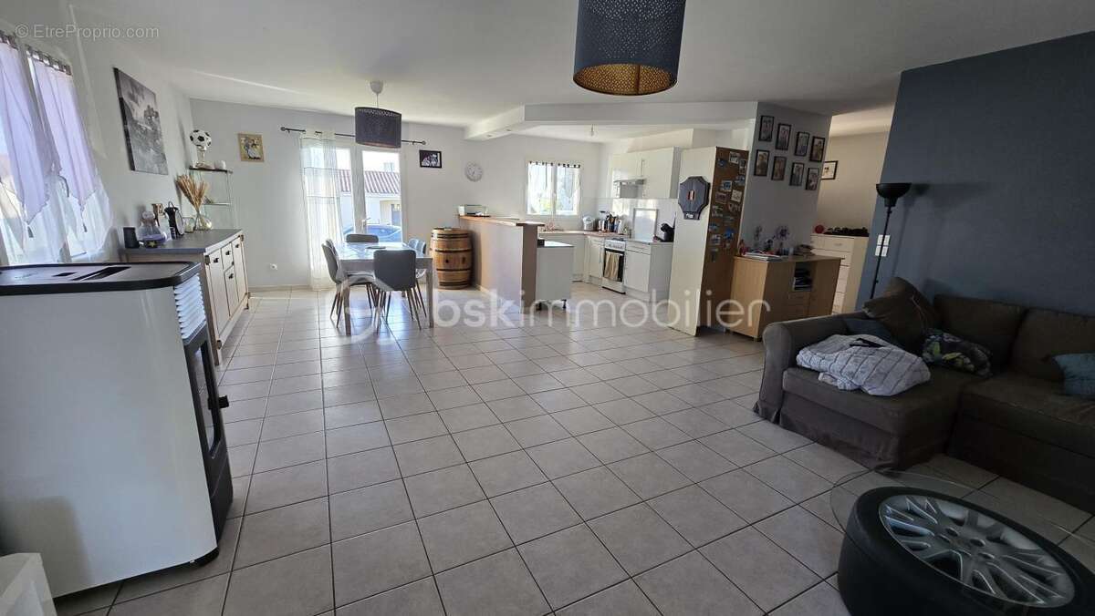 Maison à JARNAC-CHAMPAGNE