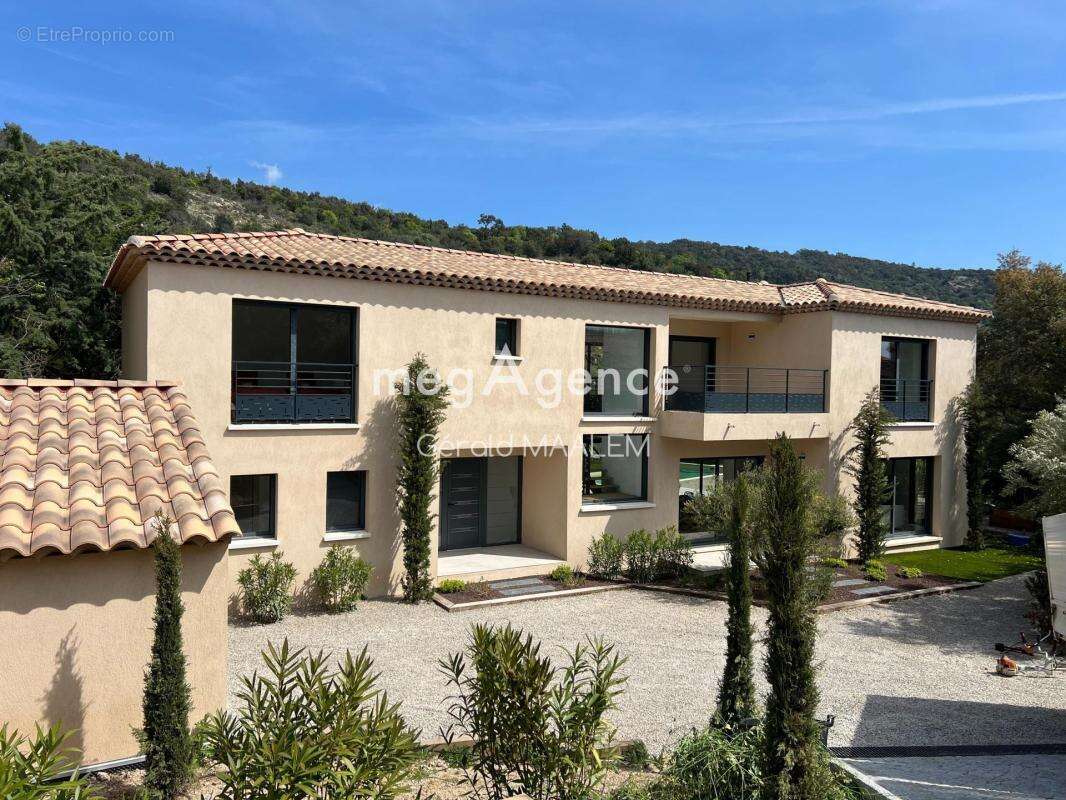 Maison à PLAN-DE-LA-TOUR
