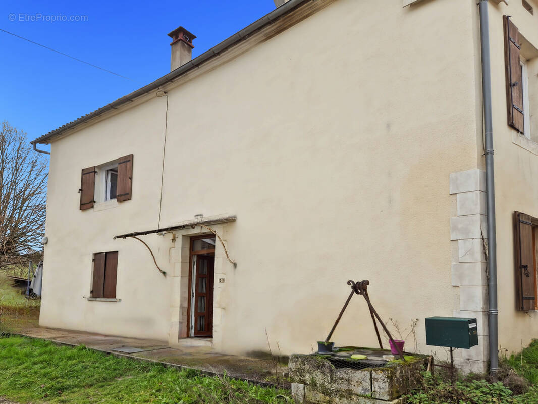 Maison à MONTAGRIER