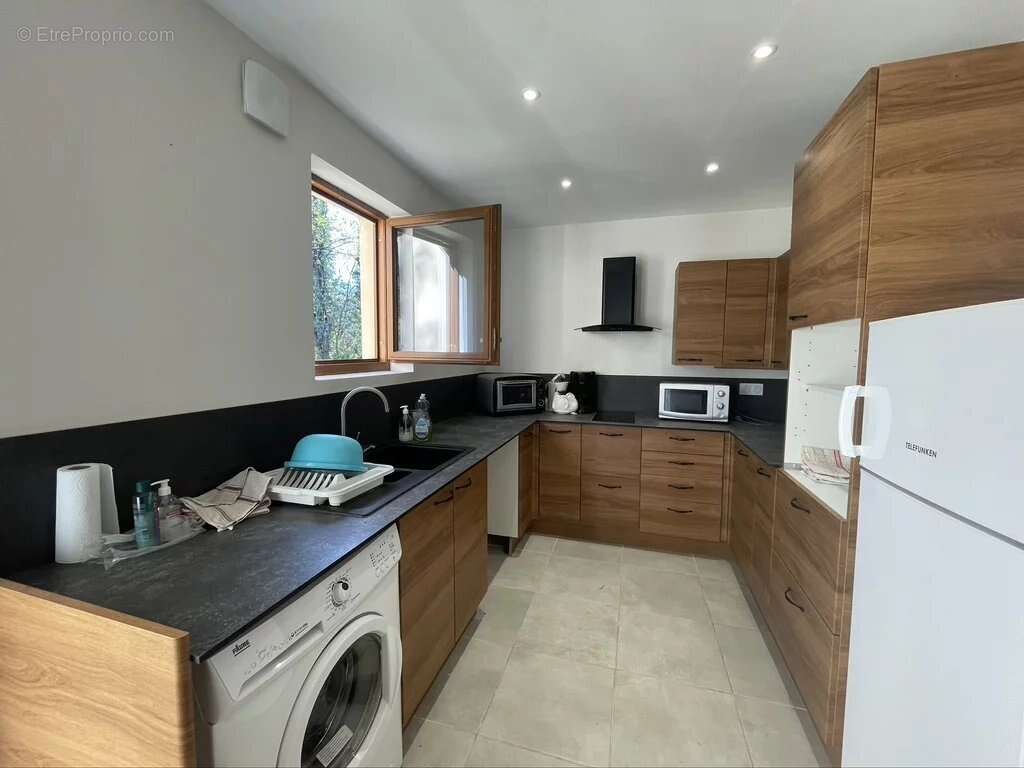 Maison à LE COLLET-DE-DEZE