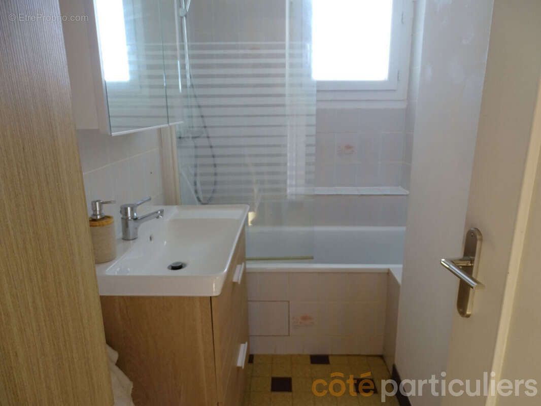 Maison à CHEZAL-BENOIT