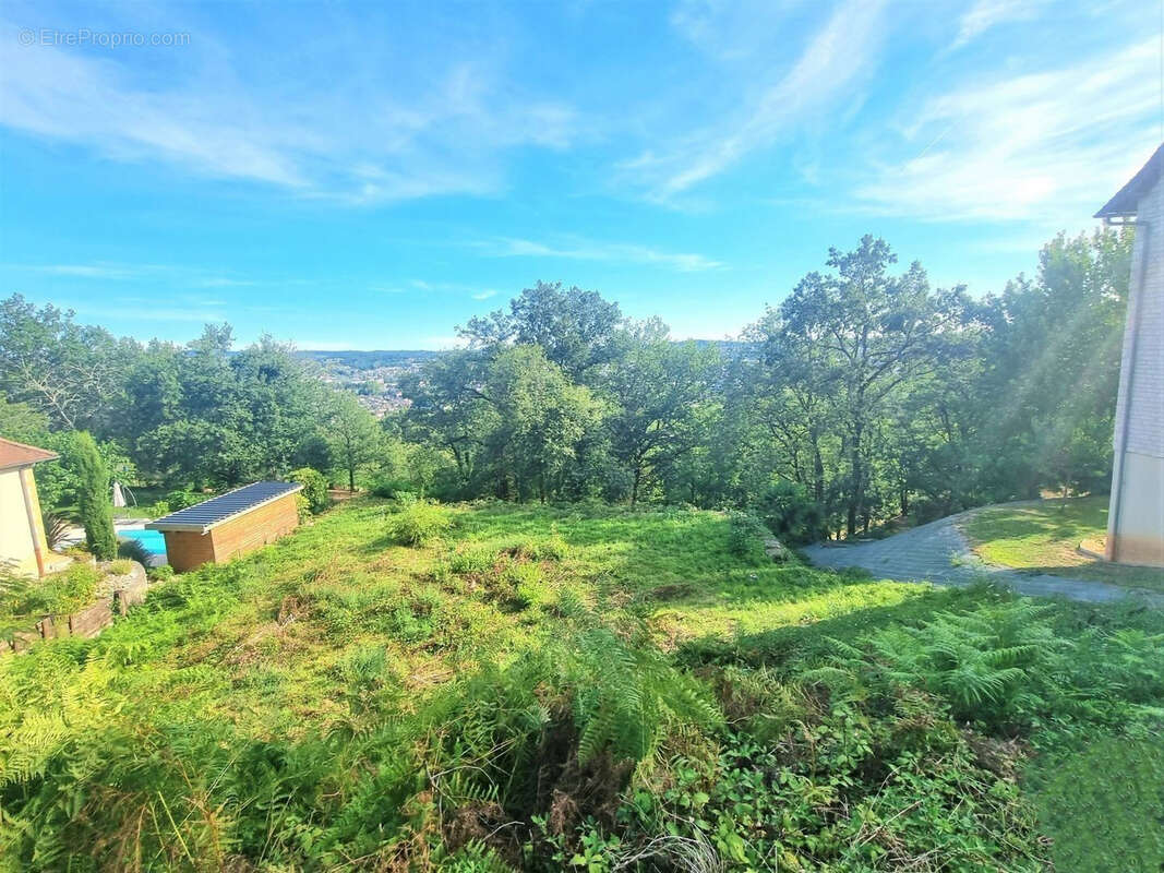 Terrain à MALEMORT-SUR-CORREZE