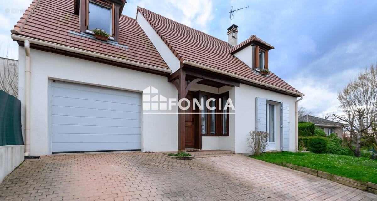 Maison à BUSSY-SAINT-GEORGES