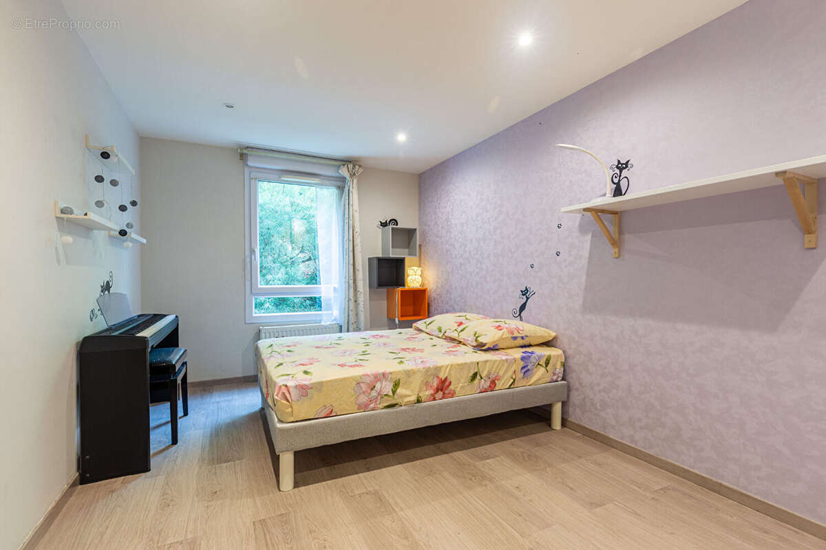 Laforet immobilier - exclusivite - "ficus" - annecy - appartement 4 pieces - 90,36m2 - terrasse - cave - place de stationnement  - photo 8