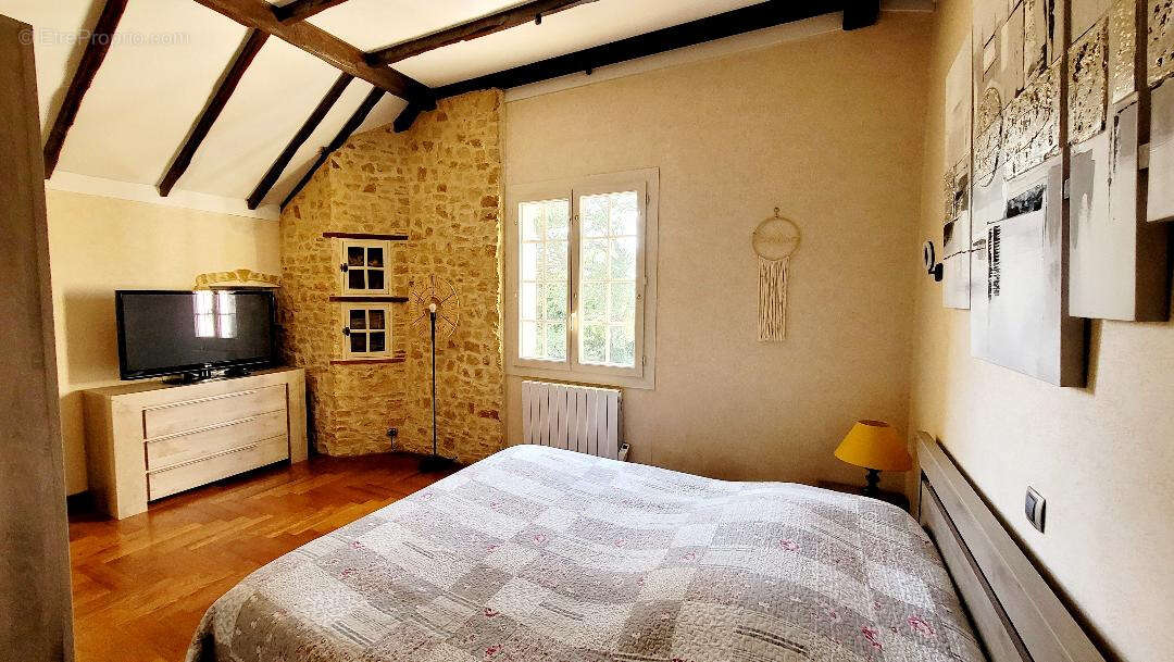Maison à UCHAUX