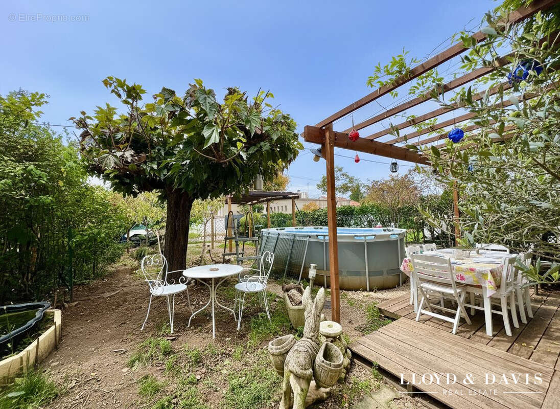 terrasse ombragée - Maison à ROMANS-SUR-ISERE