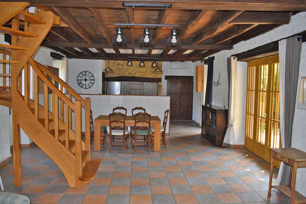 Maison Salignac Eyvignes 6 pièce(s) 130 m2 - photo 3