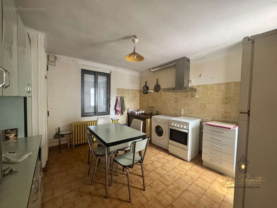 642 m² à Amilly  - photo 3