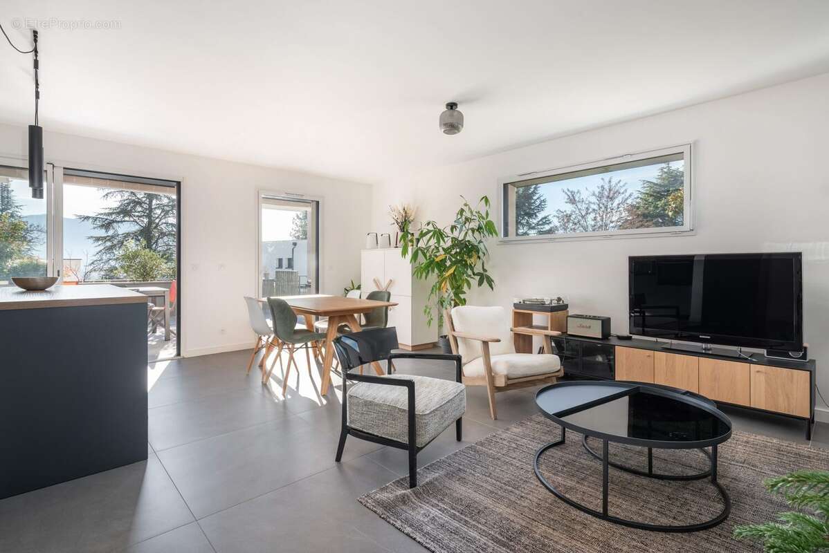 Appartement à CORENC