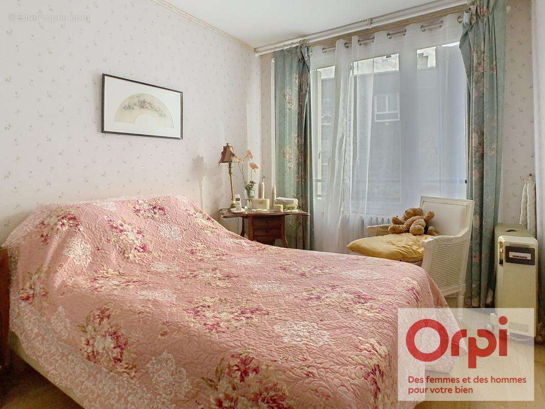 Appartement à ISSY-LES-MOULINEAUX