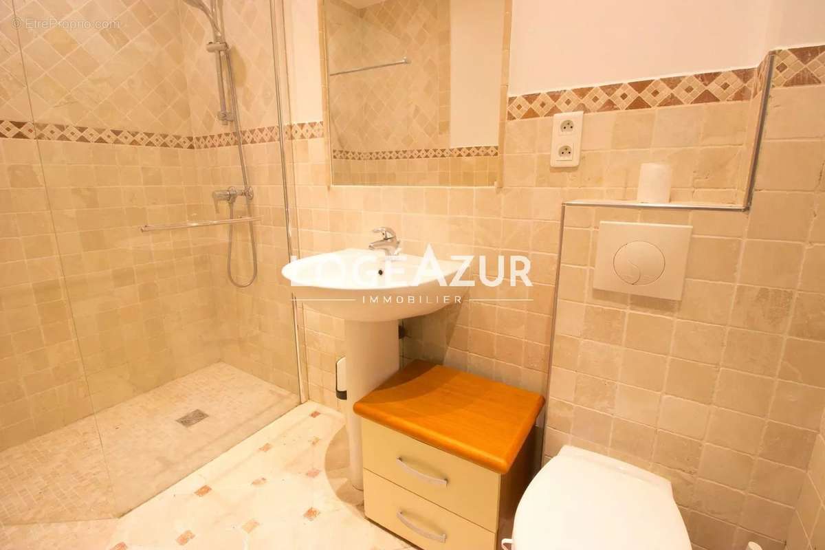 Appartement à VALLAURIS