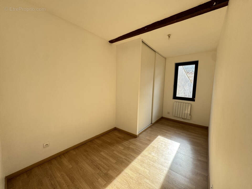 Villa t3 en duplex 85 m2 avec jardin + studio en souplex de 49 m2 (134 m2 de surface utile) - photo 9