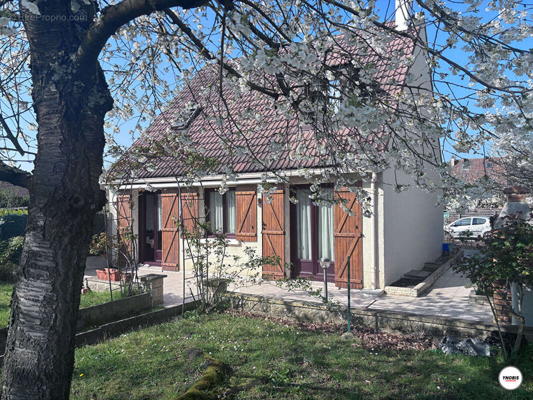 Maison à LES MUREAUX